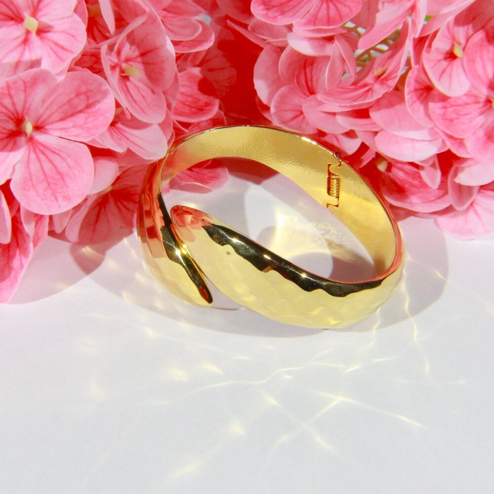 Vintage 70s Clamper Modernist Snakehead Diamond Embossed Bangle Cuff Bracelet - Picture 3 of 11